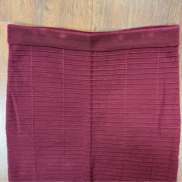 Loft Outlet Knit pencil skirt SZ MED - Picture 2 of 4